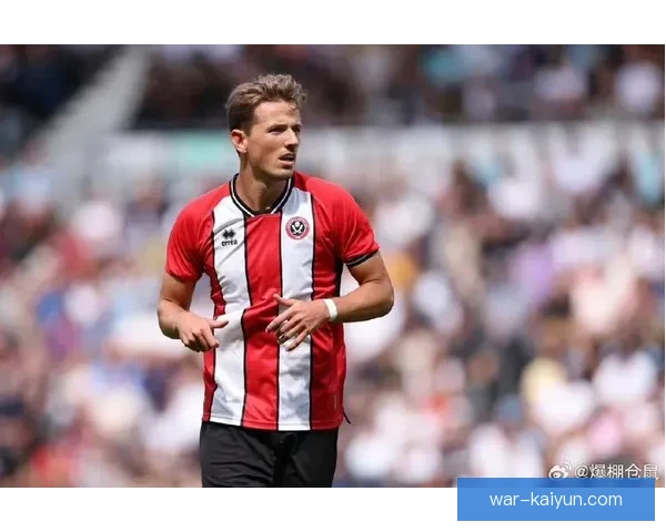 英超赛季中，谢联状态回暖，表现稳健引人关注。